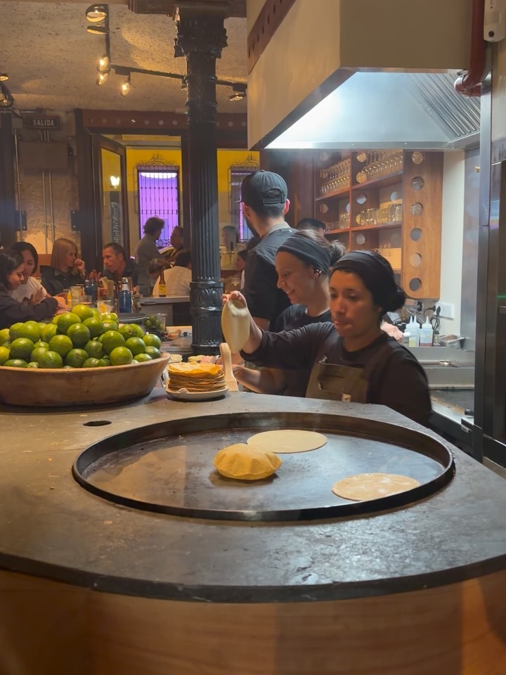@laoncemil.madrid y los mejores tacos del mundo por fin llegan a Madrid. (no estoy exagerando)

La tostada de atún rojo 