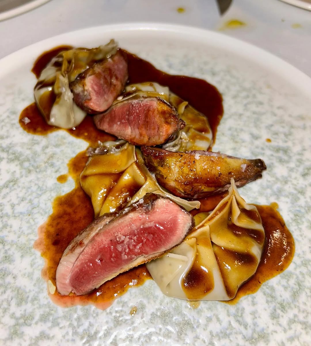 🍴Treze🍴☀️ (2/2)
📌 Madrid (barrio Salamanca)
💰 50€/p
🍽️ Placer-precio: ⚡️10⚡️
📝 Totalmente inexplicable que no hubiera vi