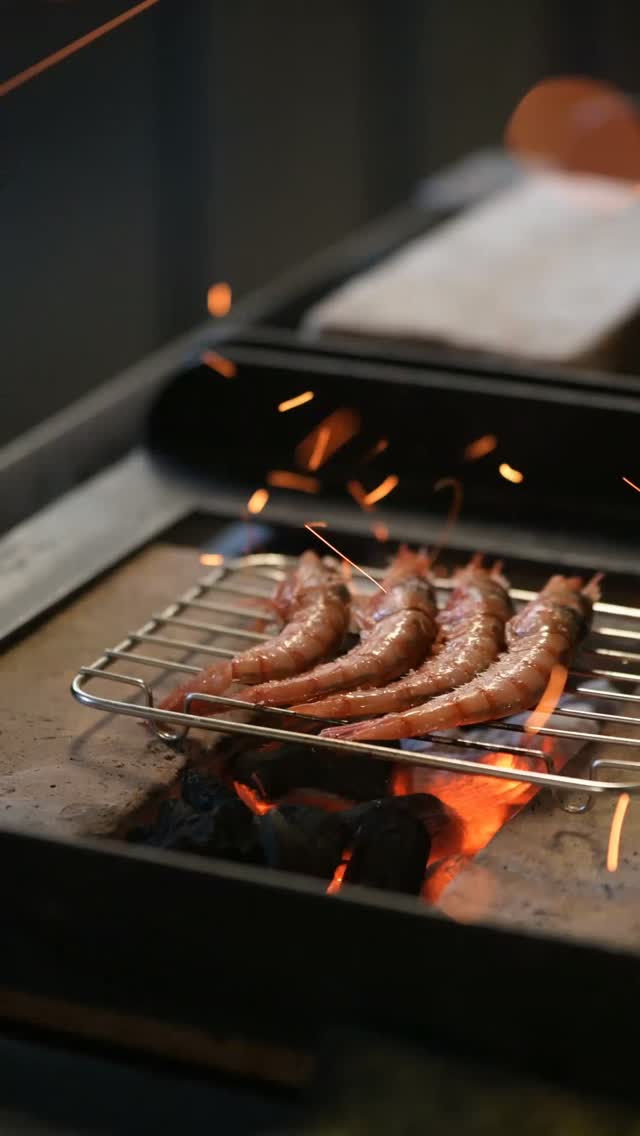 La cocina de Ancestral se centra en el producto de temporada y la brasa, donde @victor_infantesg Infantes lleva la tradi