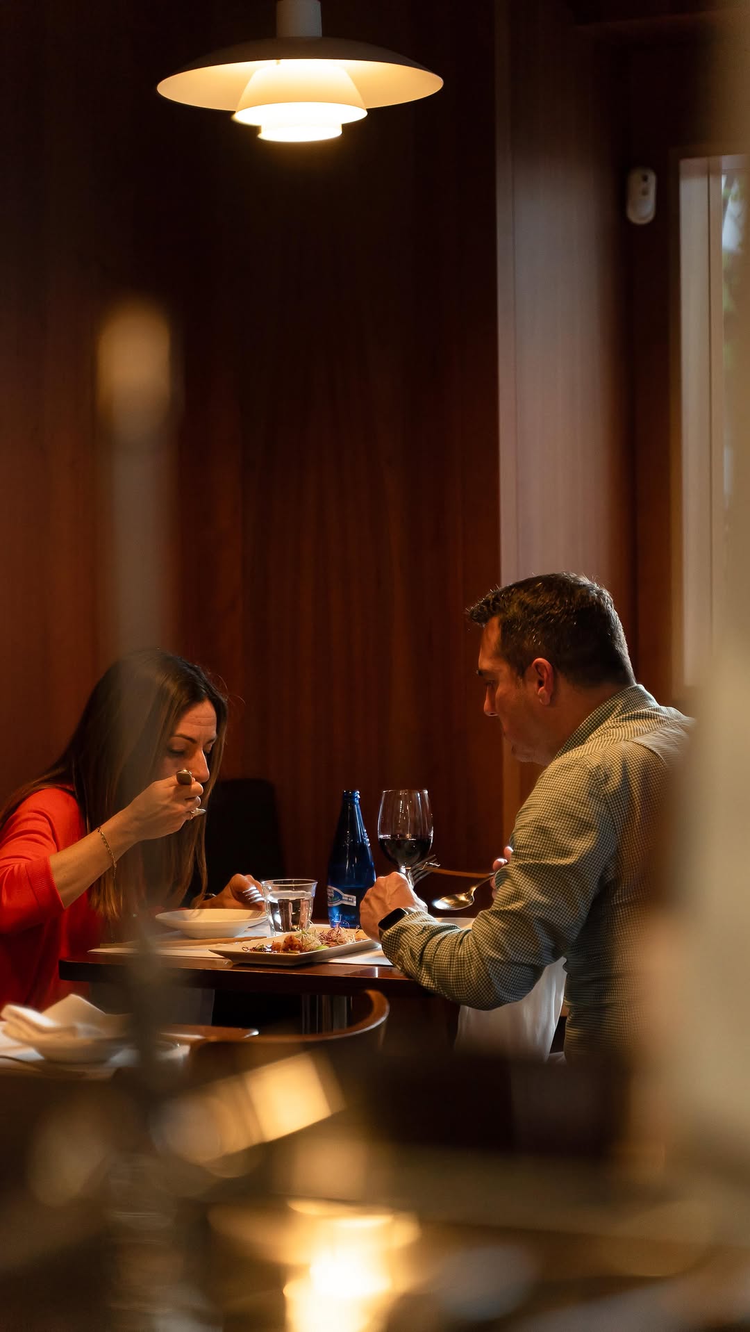Ven a descubrir Chifa, donde cada rincón cuenta una historia y cada plato es una experiencia.