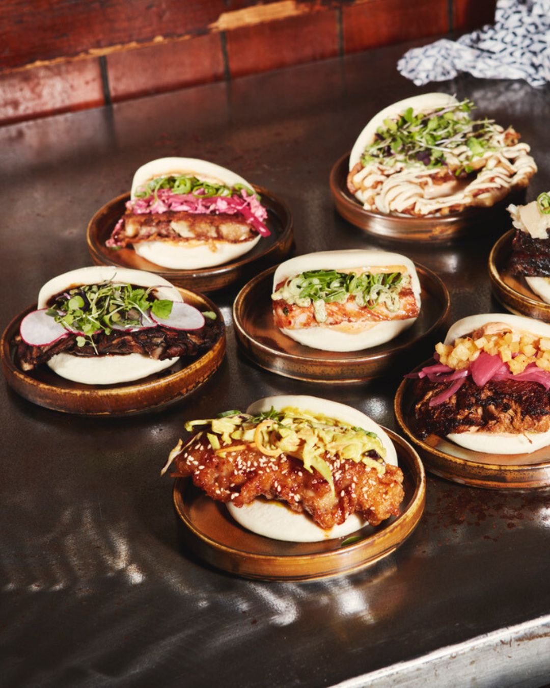¿Cuál es vuestro bao favorito? 😏

#chukaramen #ramenmadrid #ramen #madrid #madridfood #madridrestaurants  #bar #cocktail