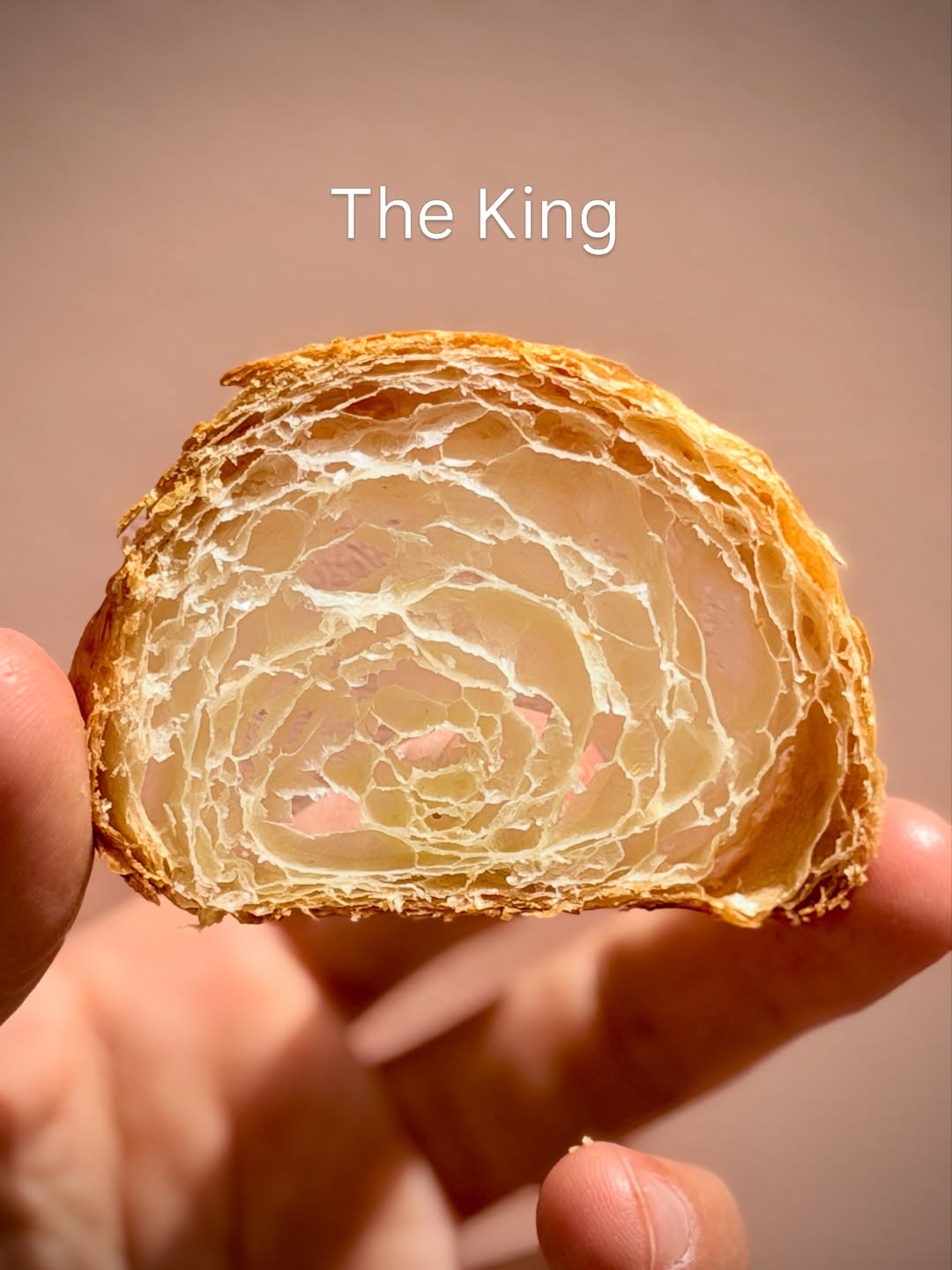 Por mucha variedad que encontremos en los mostradores... él será siempre el rey!
El croissant de mantequilla hecho en c