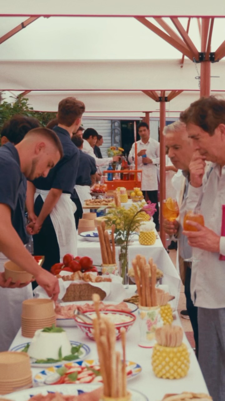 Benvenuti a tutti a la rutina con il nostro Aperitivo Popolare 🍹🍕
Gracias a todos por venir a disfrutar de un gran buffe