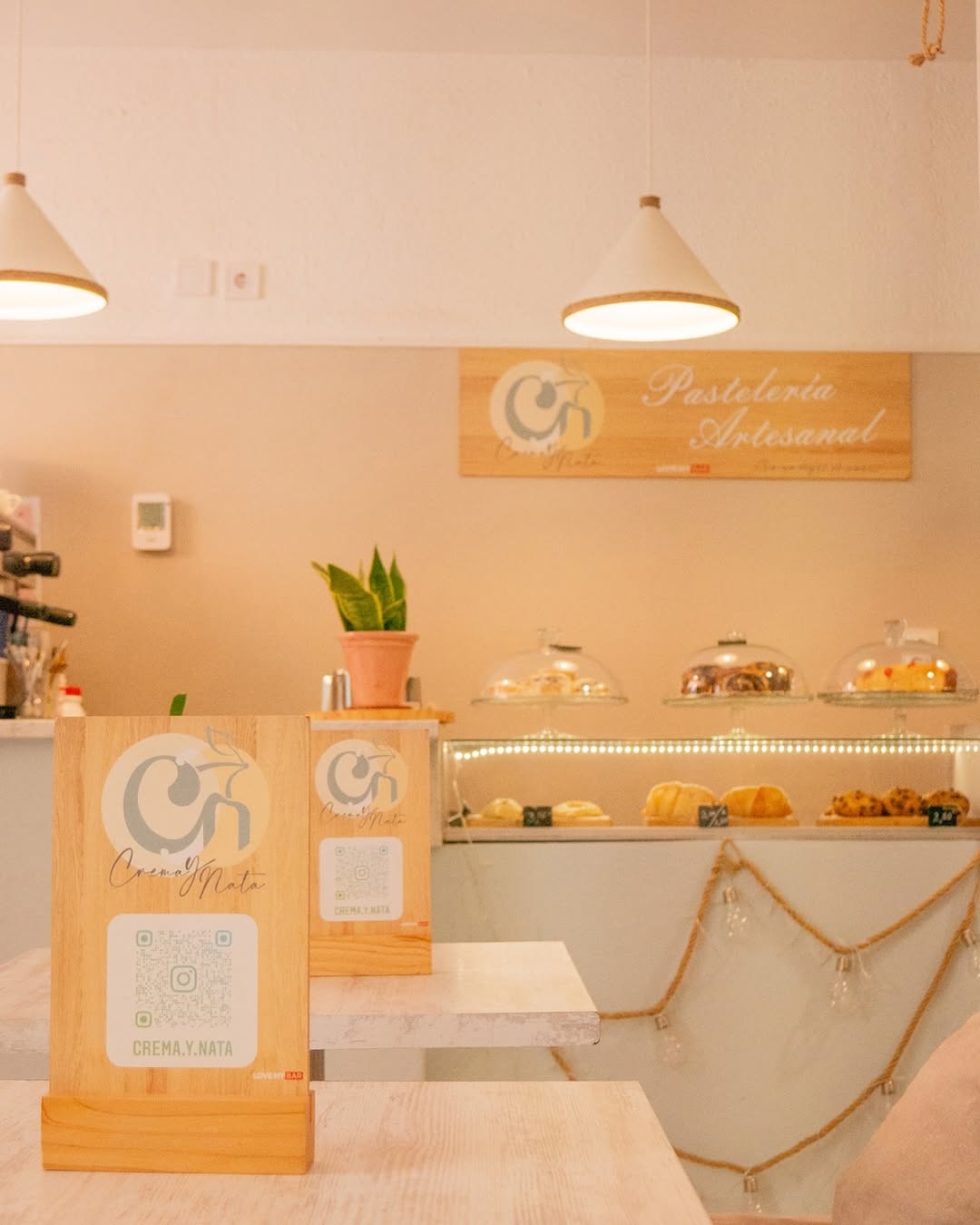 ¿Eres de los que creen que el desayuno es sagrado? 🥐☕️
Entonces, nos has encontrado. Bienvenido a tu nuevo refugio en e