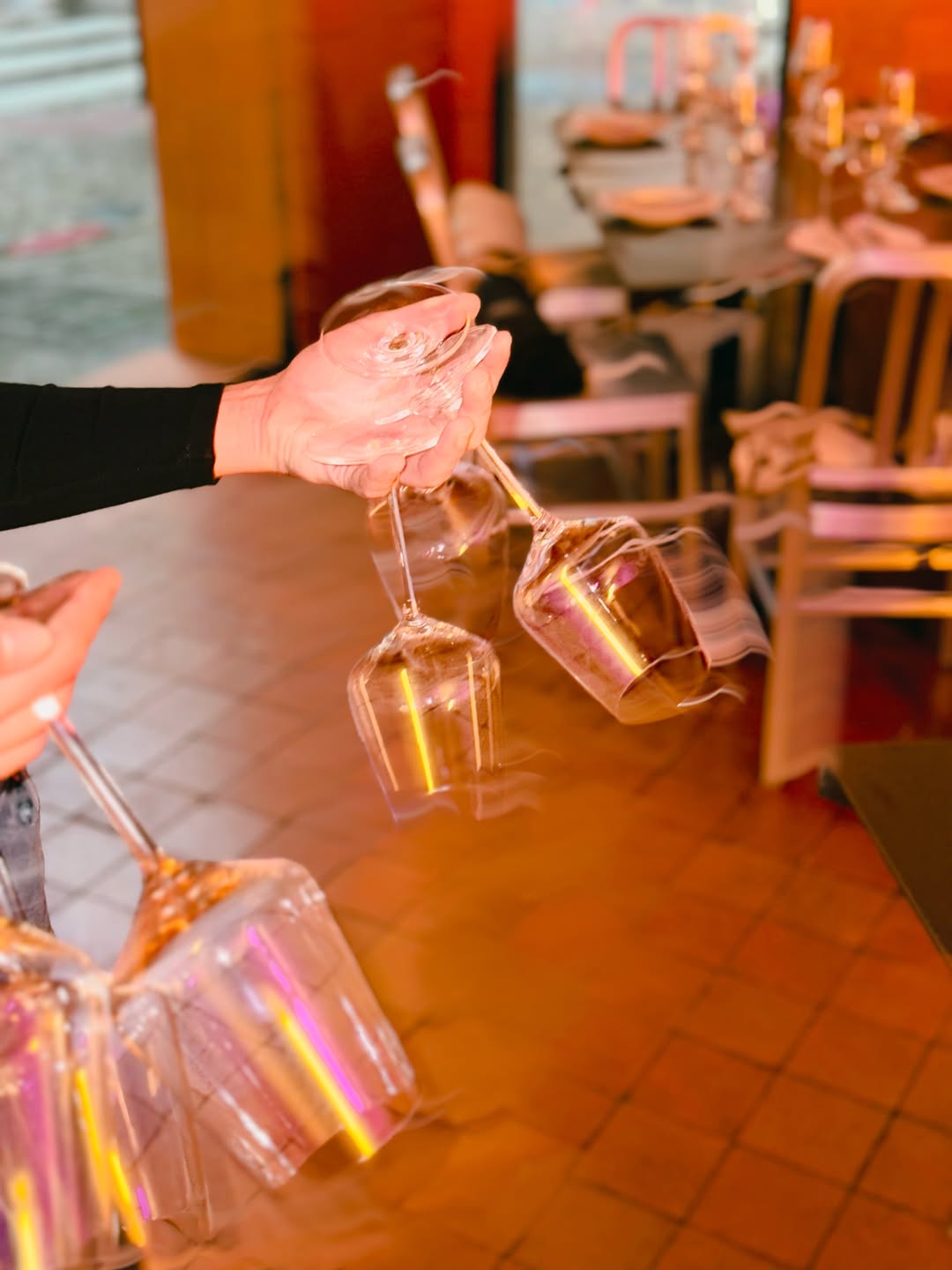 Termina agosto y nos morimos de ganas abrir botellas con nuestra regularidad de siempre!
Ya empezamos a sentir gente e