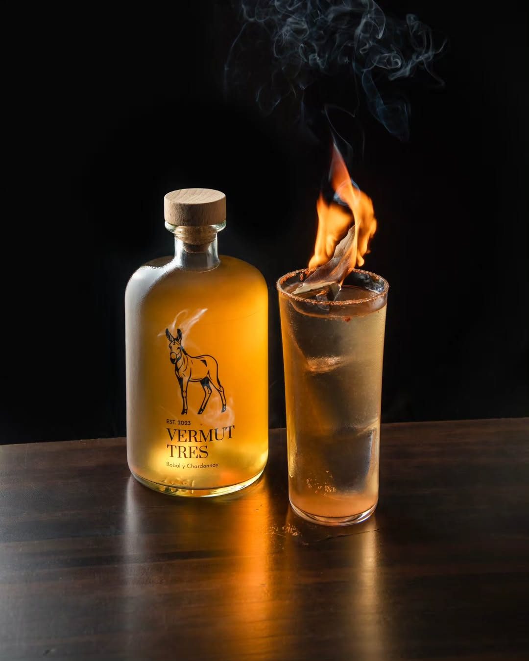 Paloma Muerta se suma a nuestra carta de cócteles de temporada.
Tequila, guayaba, vermouth y flores, es un cóctel insp