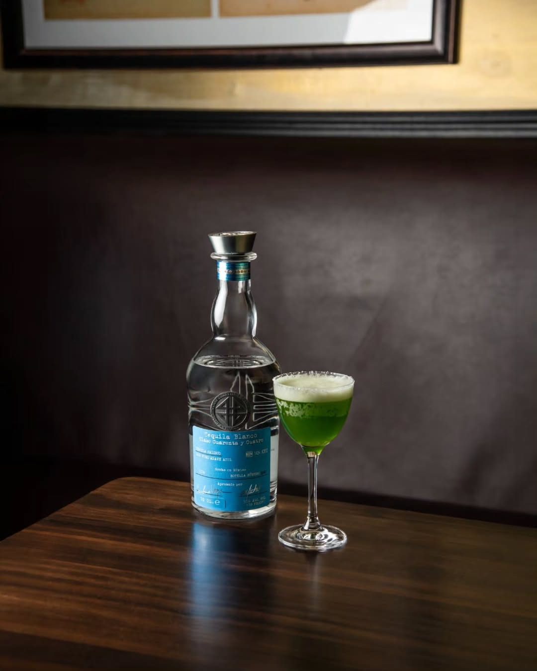 JALAPIÑA
Tequila, jalapeño, piña y cilantro dan forma a una cóctel inspirado en el popular jugo verde mexicano. La inten