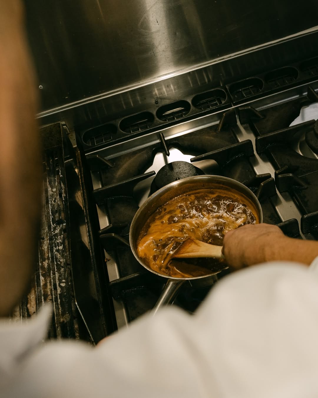 Cocinar, crear… y dejar el resultado hable por sí solo.
•
Cooking, innovating… and letting the result speaks for itself.