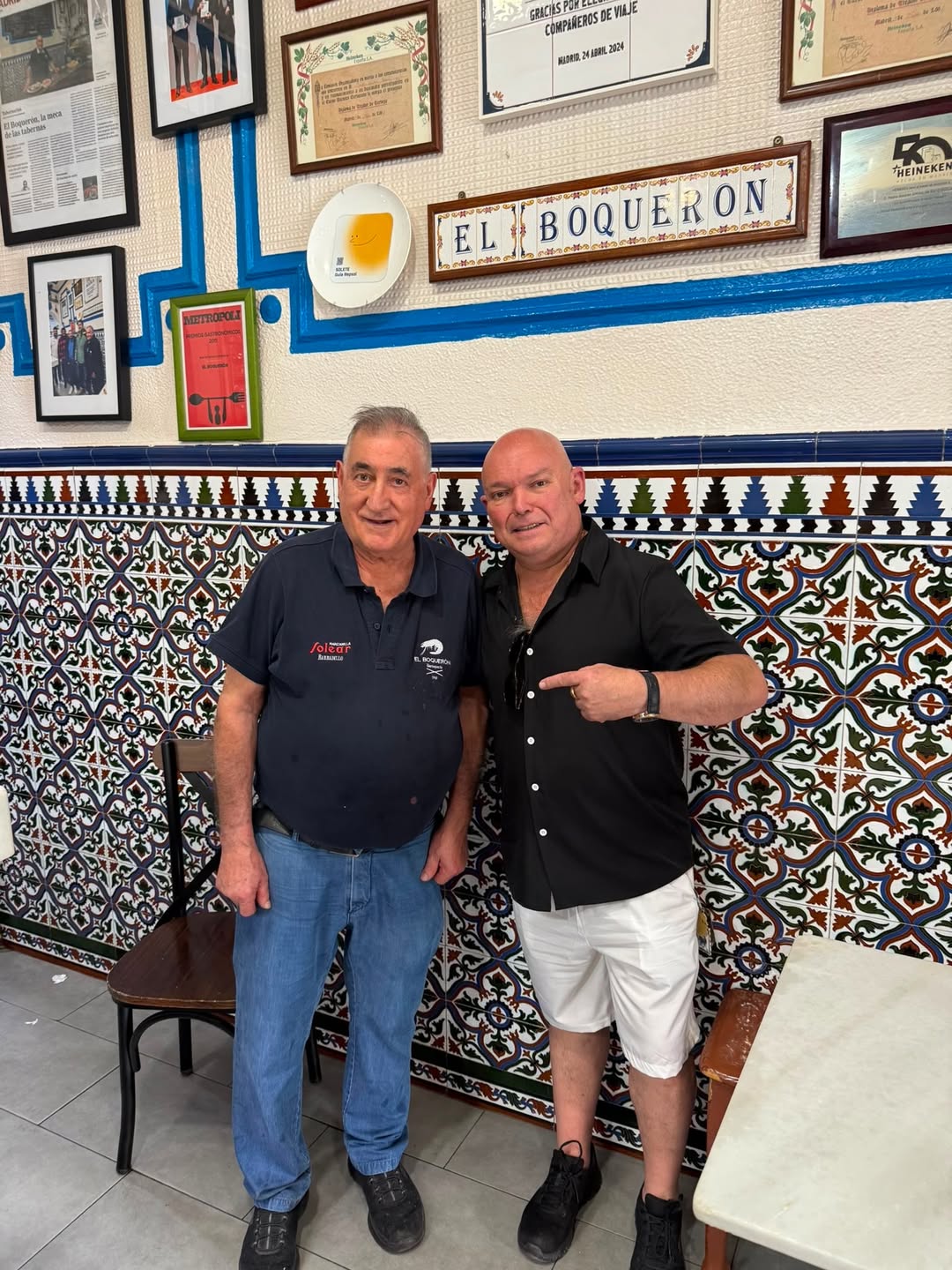 El derbi de las tabernas de Madrid.
Desde el boquerón hasta el rincón de nuestro amigo y querido Toñín. Abrazo de gol
#e