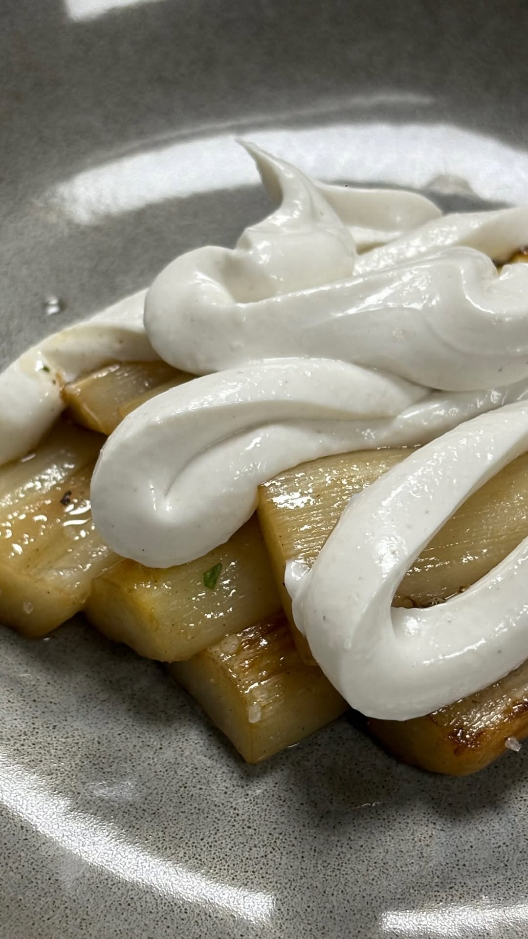 REBOZUELOS, espárragos blancos, patatas paja, pil pil, perejil 🚀
Últimos días de El Brote 💫