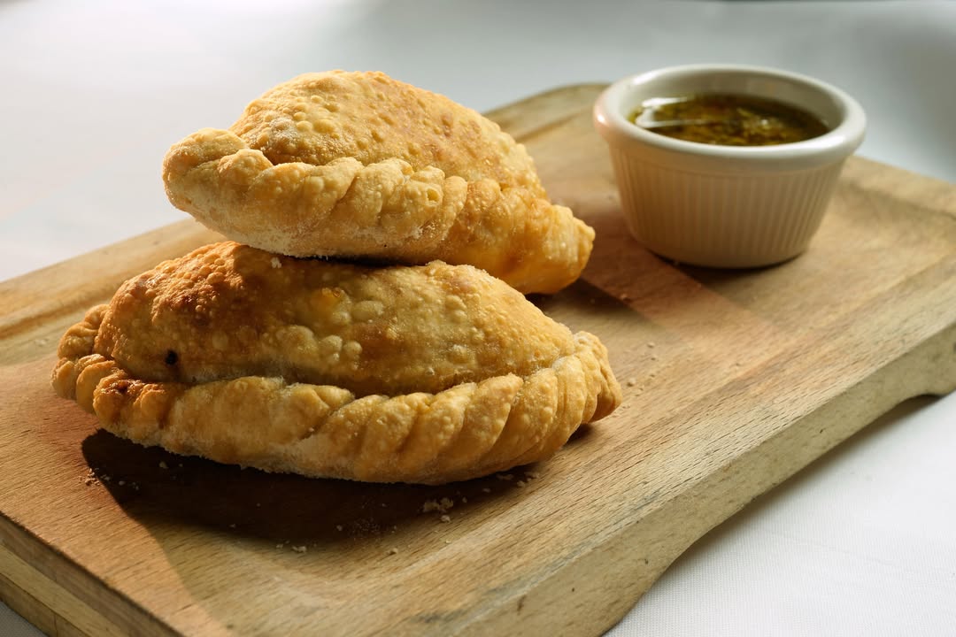 Si hay algo que representa la tradición argentina en cada bocado, son unas buenas empanadas. ¿Te animas a probarlas? 

#