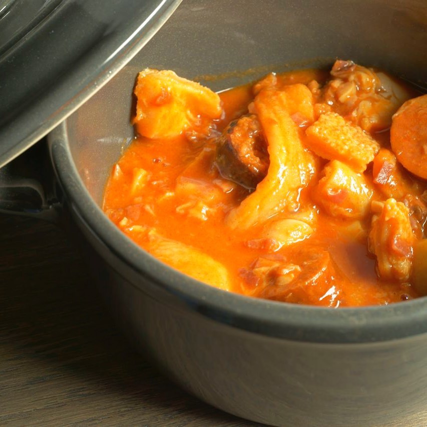 Hoy comemos ¡a la madrileña!
Date este capricho humeante, los callos de siempre cargados de sabor y tradición.
¡Nadie p