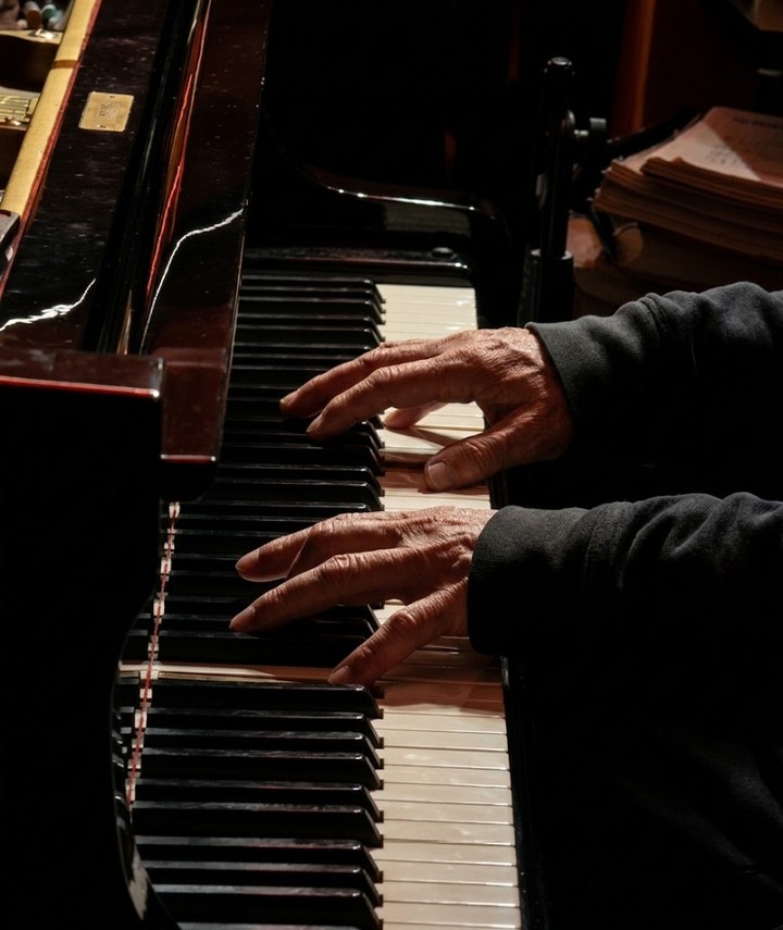cho notas, infinitas emociones. 🎹✨

Las teclas de nuestro piano marcan la banda sonora de los momentos más especiales de