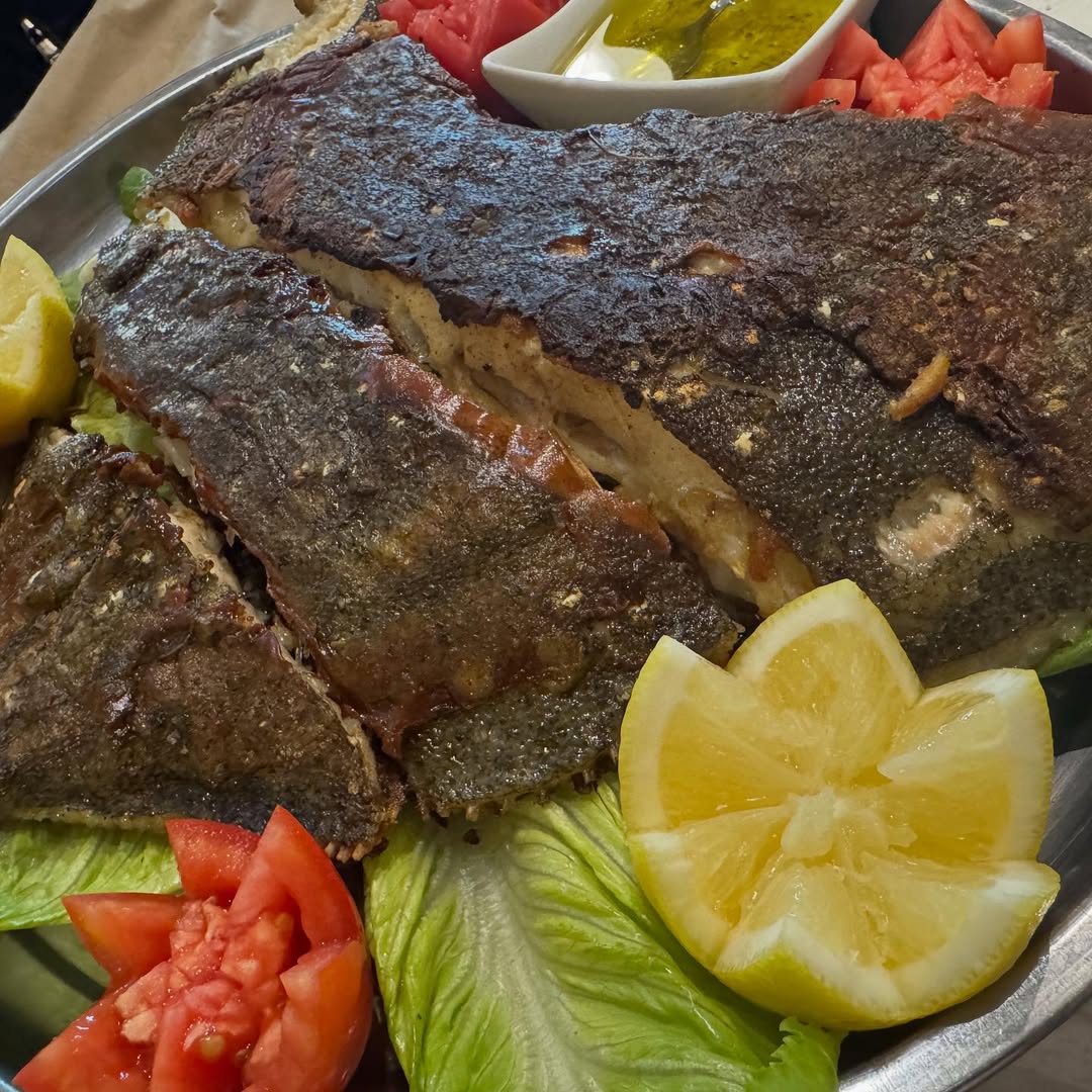 ✨ Fresco, jugoso y al punto ✨
Hoy te espera nuestro rodaballo a la brasa, un auténtico manjar del mar 🐟🔥
¿Lo acompañamos