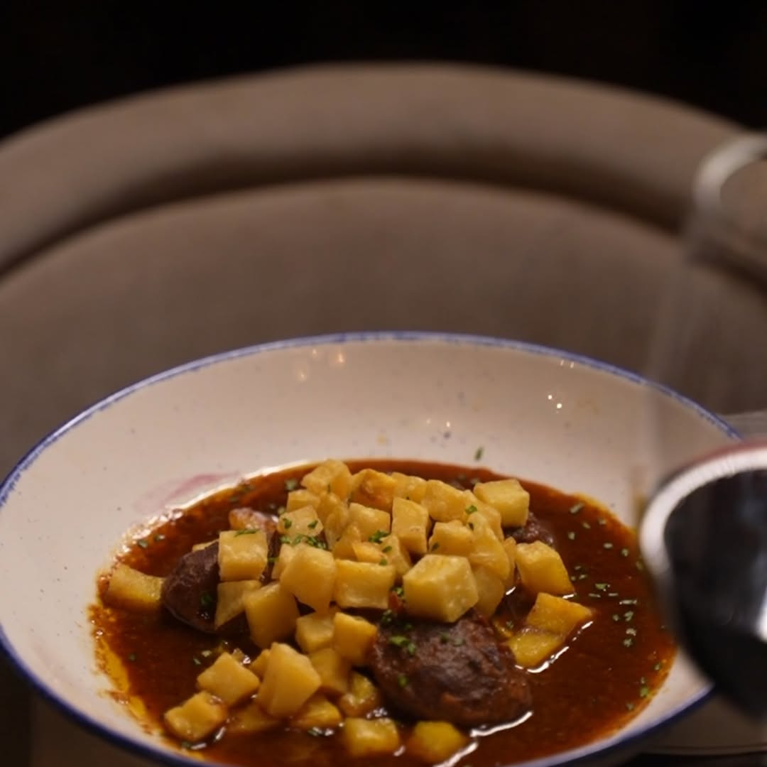 No necesitas una razón para venir a El Escondite de Villanueva por tu plato favorito 🤩

#restaurantesmadrid #planesmadri