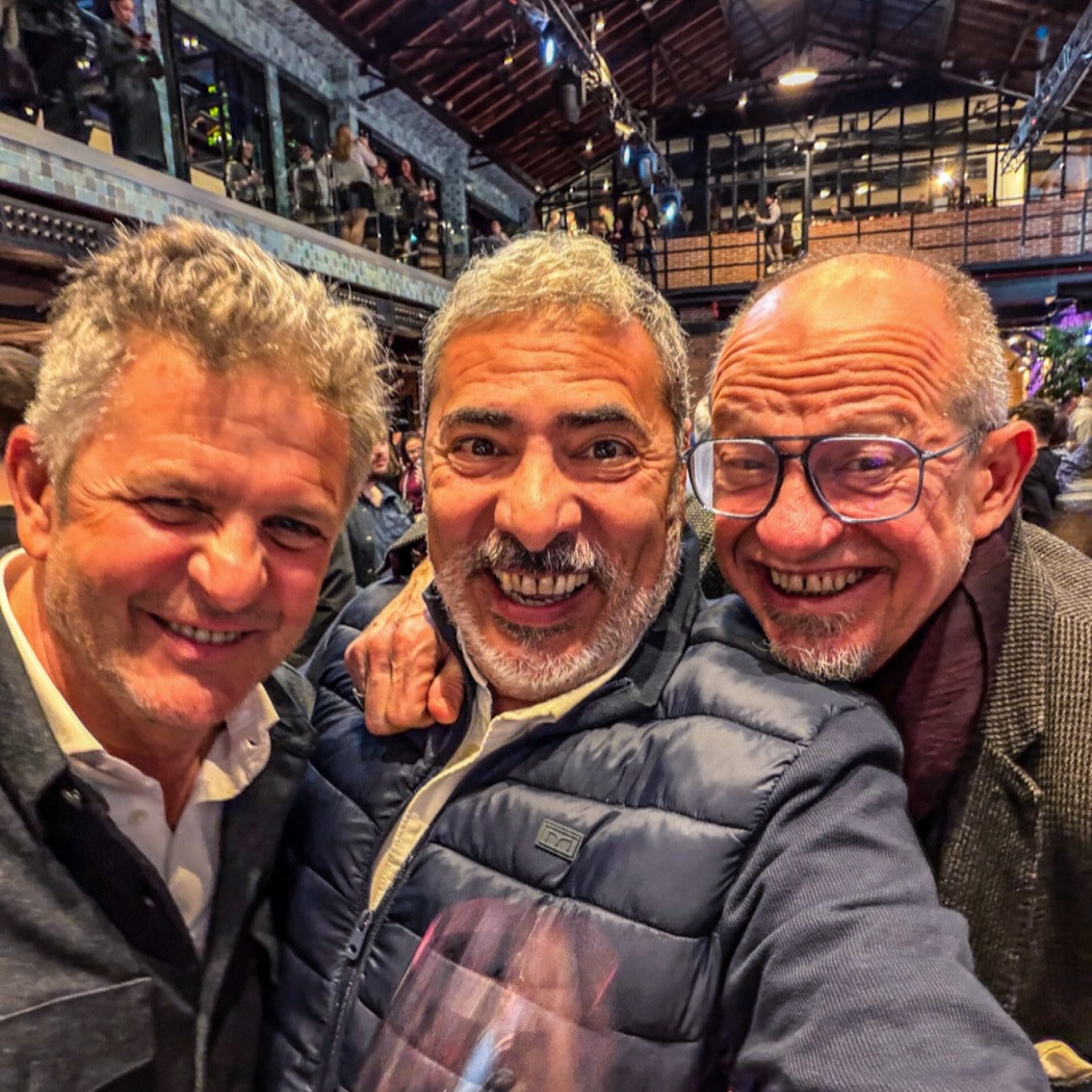 Qué suerte cuando la vida te cruza, aunque sea por un rato demasiado breve, con personas que dejan huella. 

Mis querido