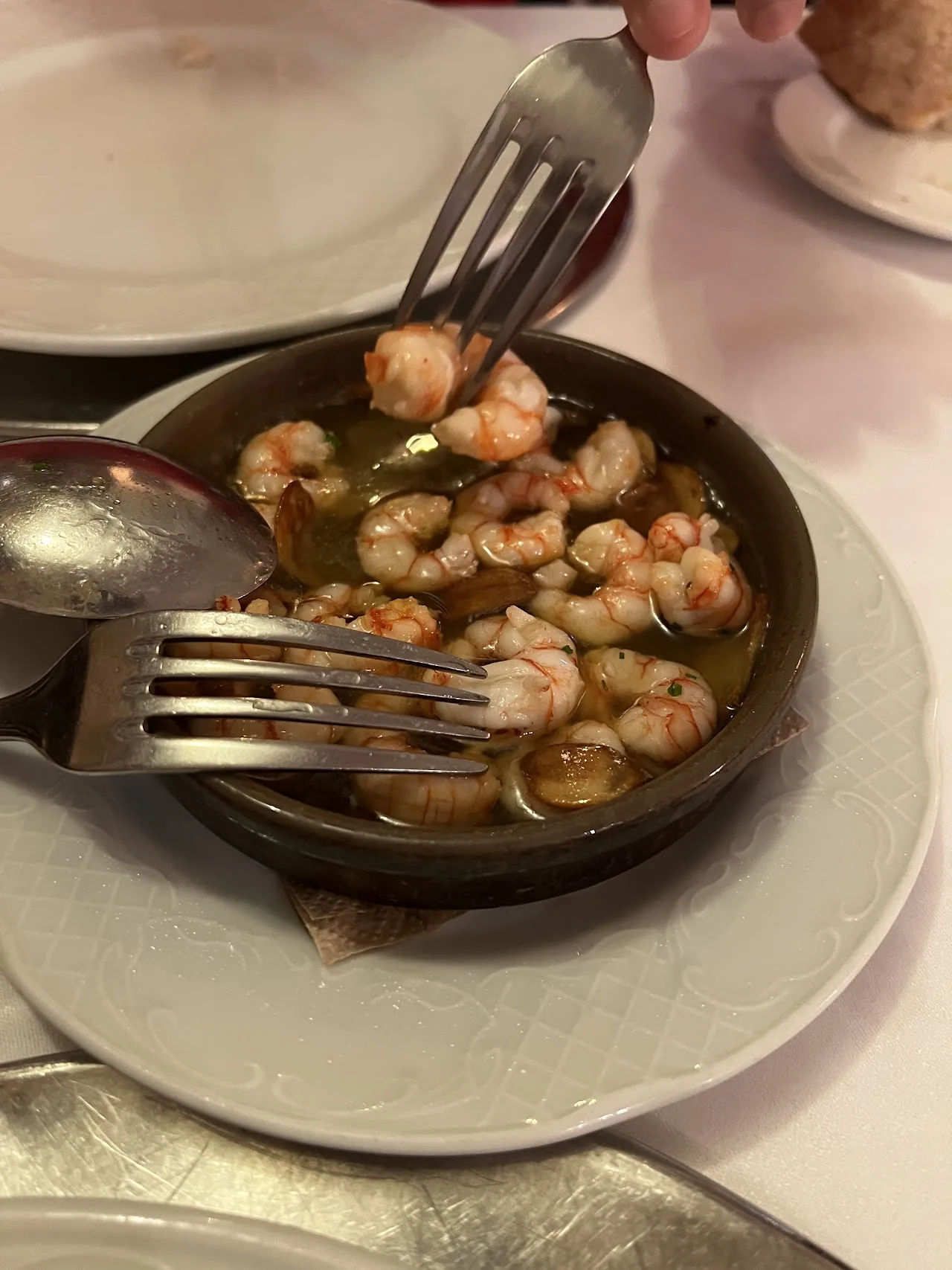 Shrimp in garlic and olive oil sauce