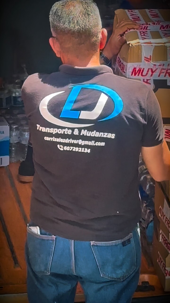 Otro día más de lucha para poder llegar al objetivo , llevar todos los insumos y ayudas recaudada a los diferentes centr