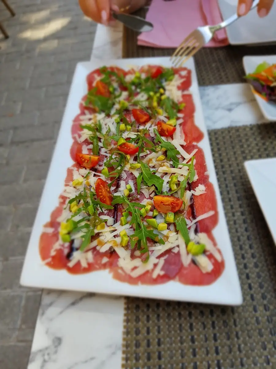 Beef carpaccio with rocket at El Sabor