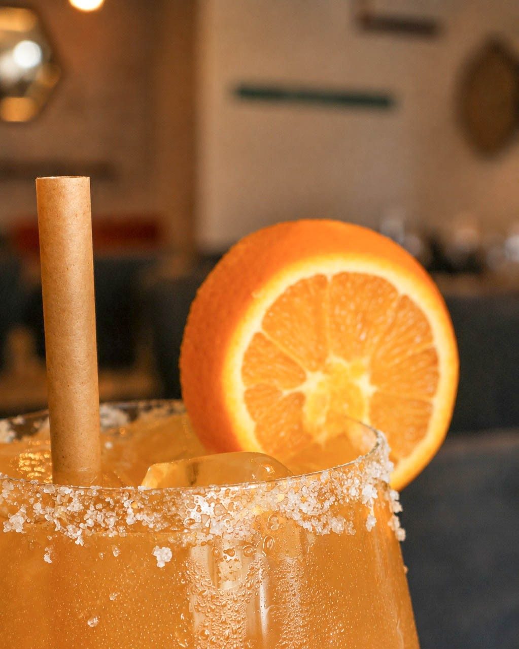 Un poco de cítrico, algo fresquito y el plan empieza a ponerse interesante🍊
Porque una buena comida también se disfruta 