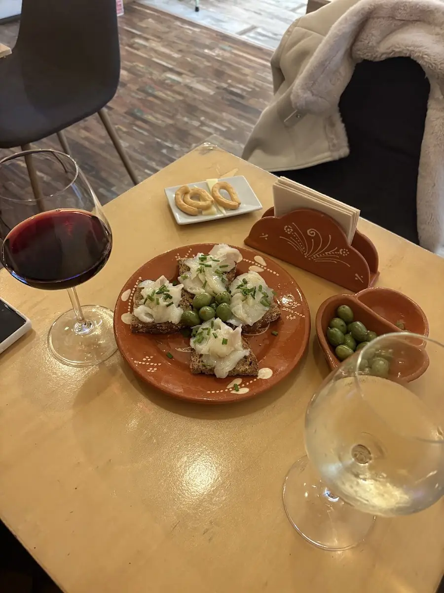Wine and small plates at El Vinho