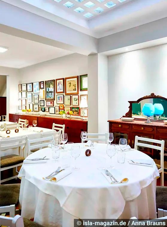 A set table at Es Celler de Manacor