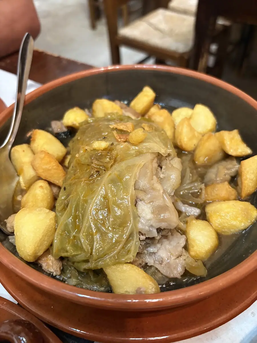 Stuffed cabbage with potatoes at Es Celler de Petra
