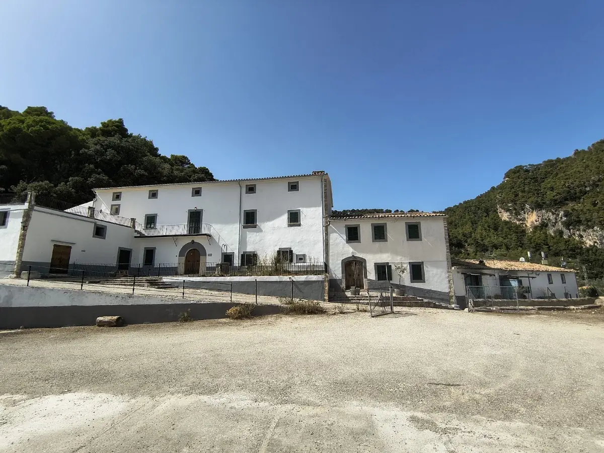 The mountain finca that houses Es Verger