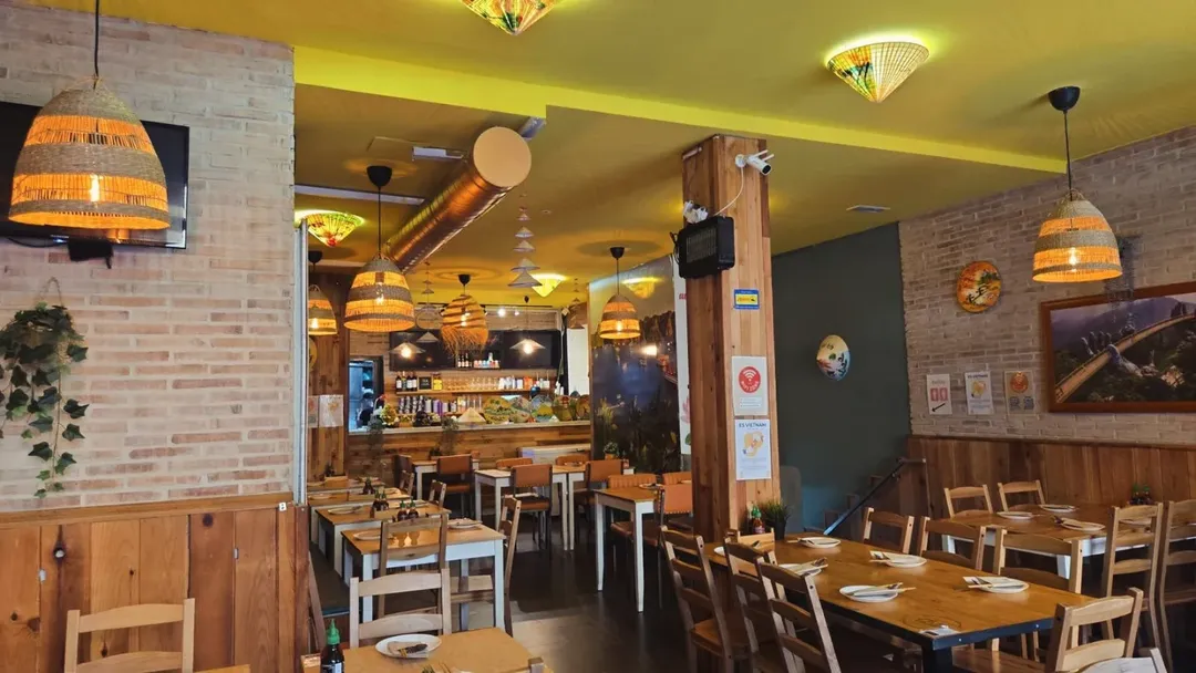 Our Vietnamese restaurant near Royal Palace - a cozy place where traditional décor and authentic flavors come together. 