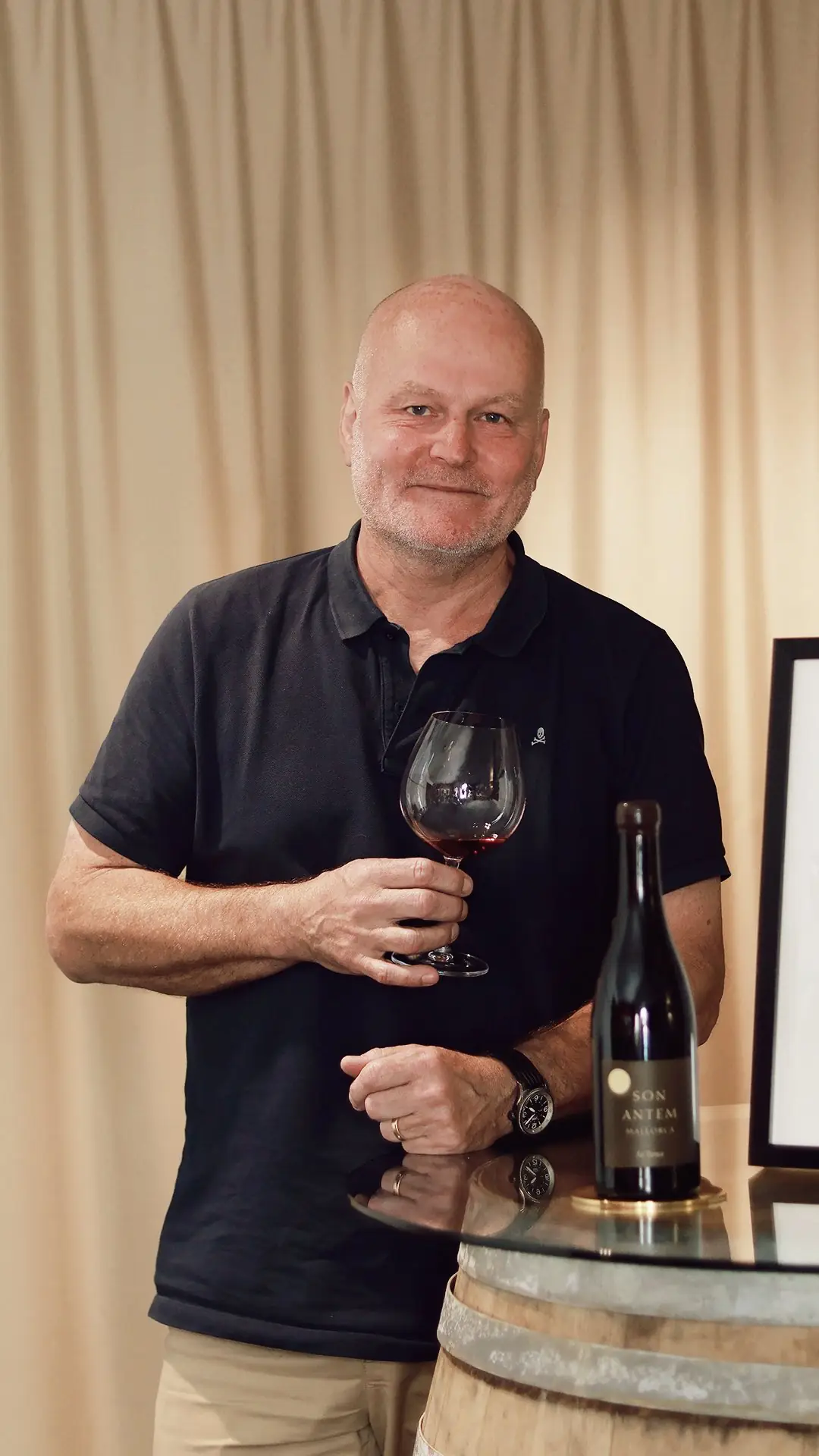 Raising a glass of Son Ante Malarò wine