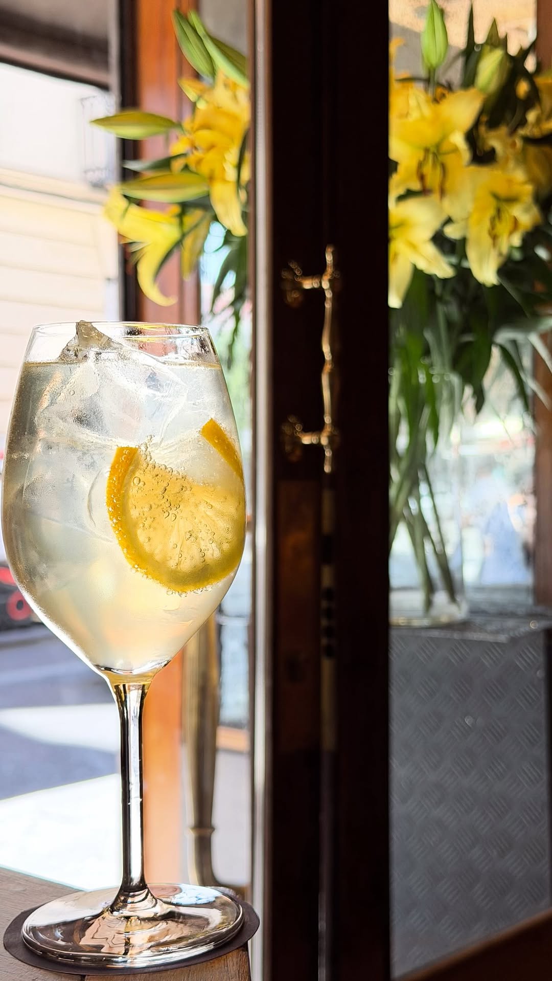Un Limoncello Spritz para combatir el calor en Madrid, por favor!🍋

O si lo prefieres, también tenemos Aperol y Campari 