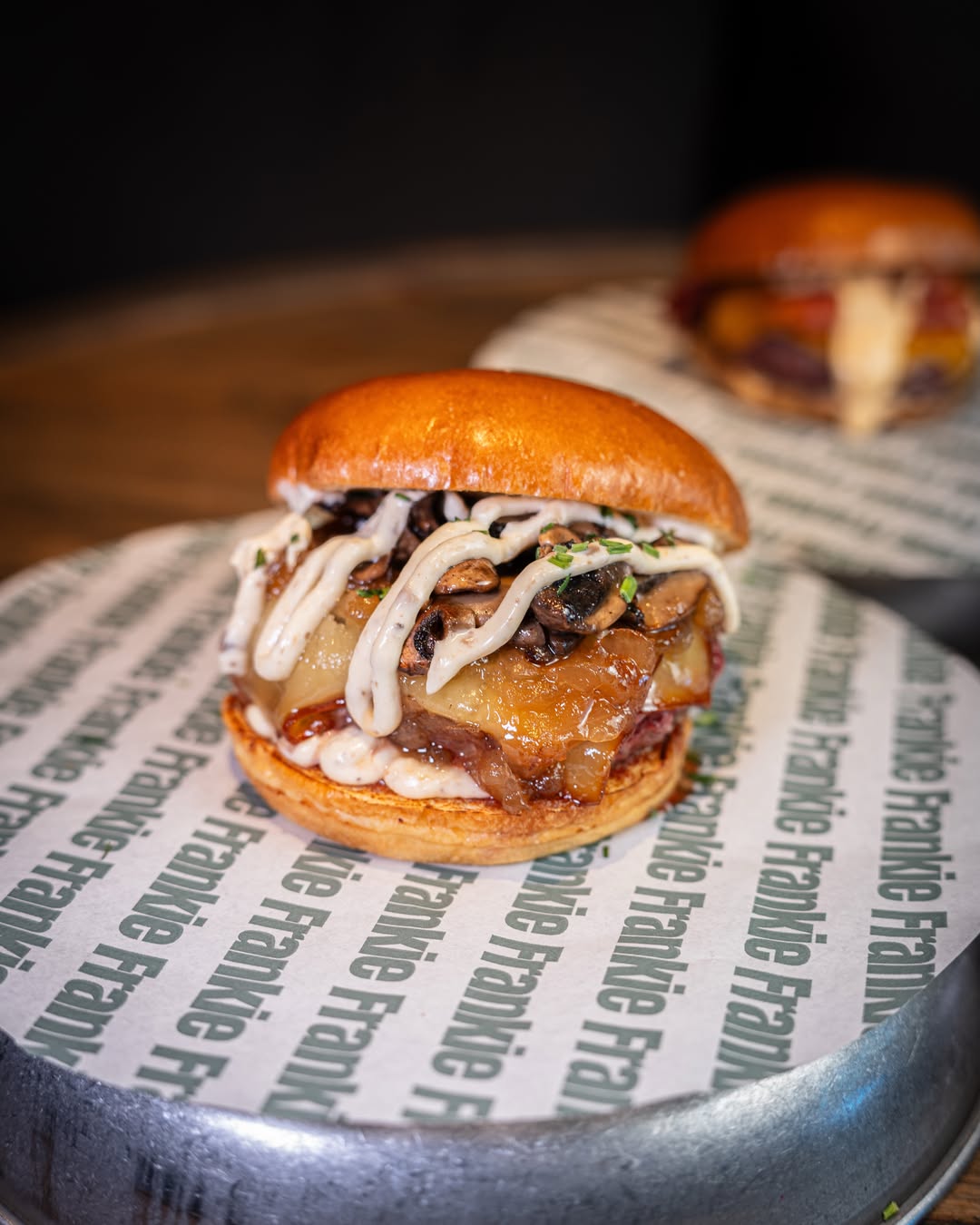 Si vas a caer en la tentación, que sea así😮‍💨

#hamburgueseriamadrid
#burgersmadrid #frankieburgers
