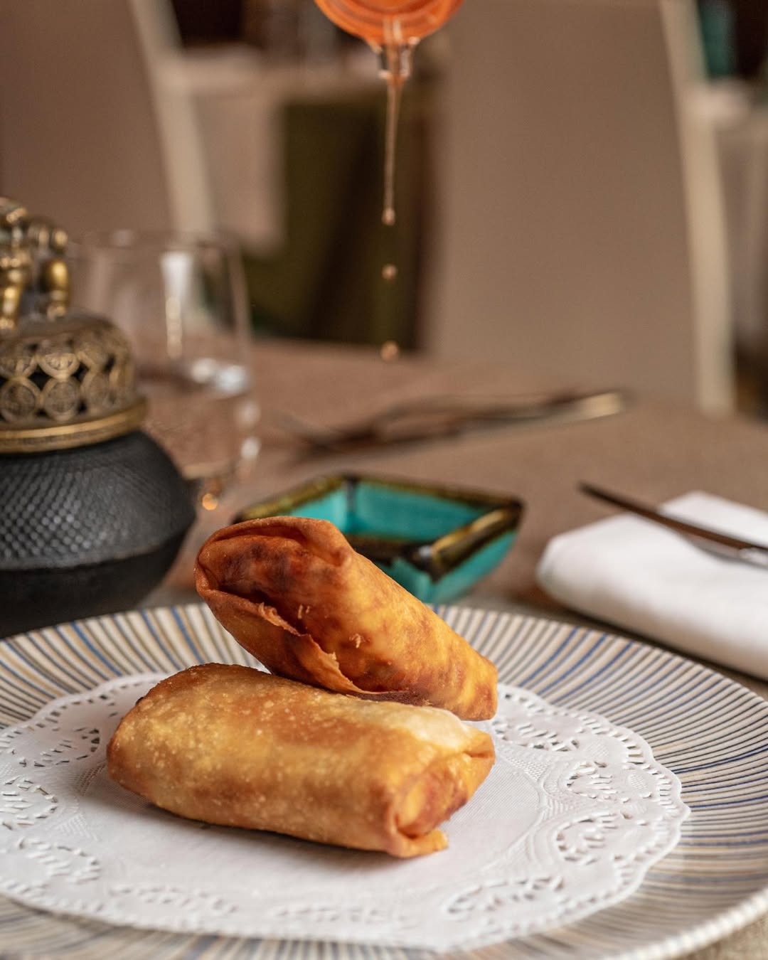 “¡No te pierdas nuestros irresistibles rollitos de primavera en Fulitu! 🥢✨
Con ingredientes frescos y una técnica de pr
