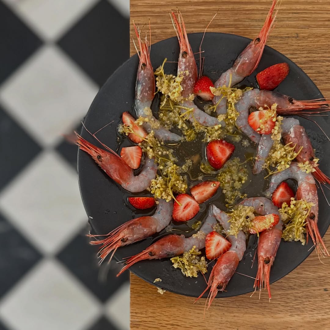 La quisquilla de Motril, un clásico del verano 🌞🔥
.
Seguimos cocinando la temporada en @ganz.winebar !
.
.
.
.
#ganzwine
