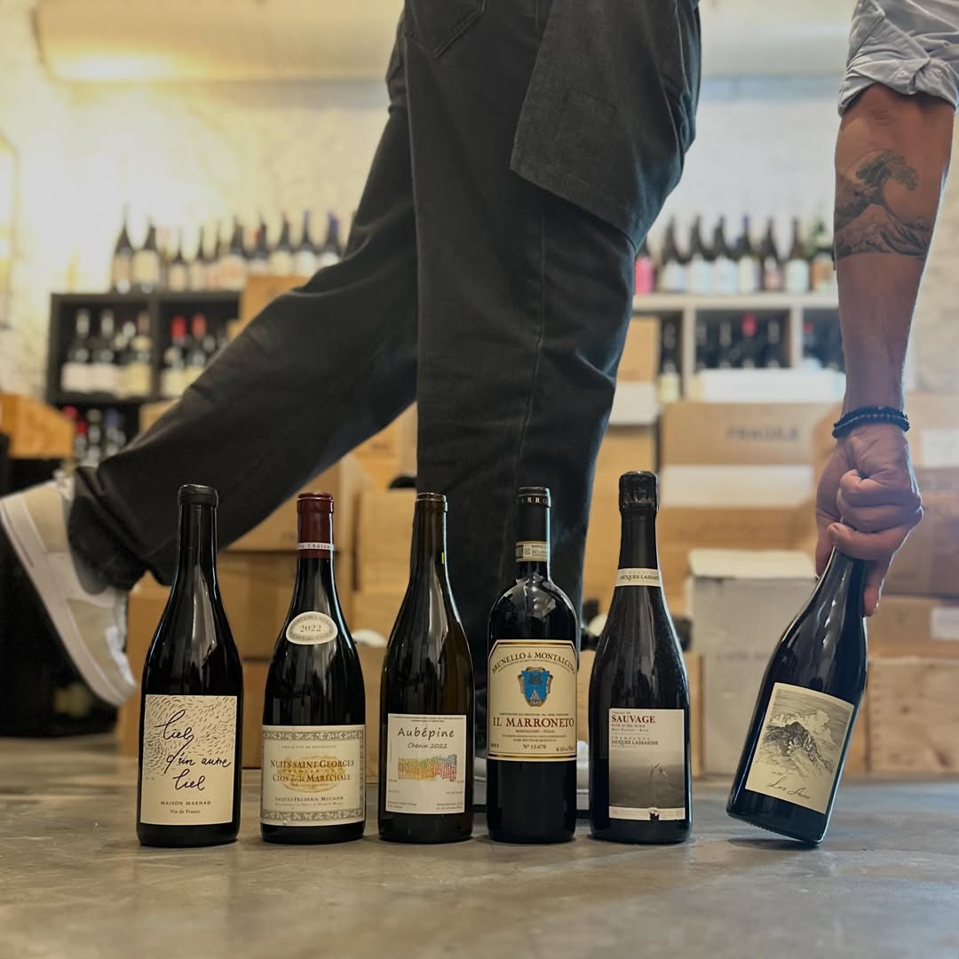 En verano Ganz no para! 🌞🫰
Y nuestra bodega está repleta de botellas especiales para celebrar la temporada más divertida