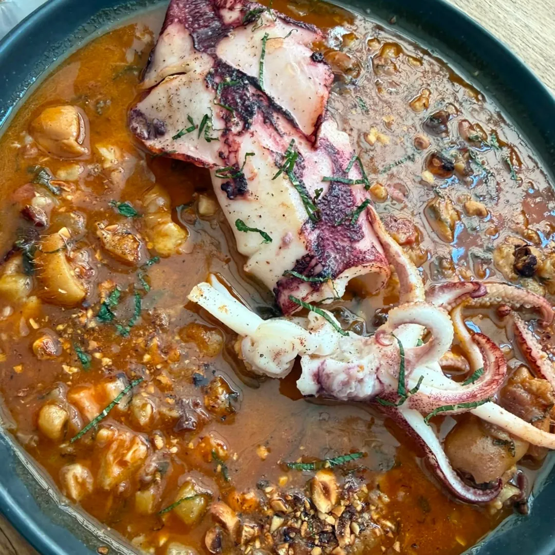 Verano veranito como te quiero 🌞
Chipirón de la ría, guiso de caracoles sin caracoles