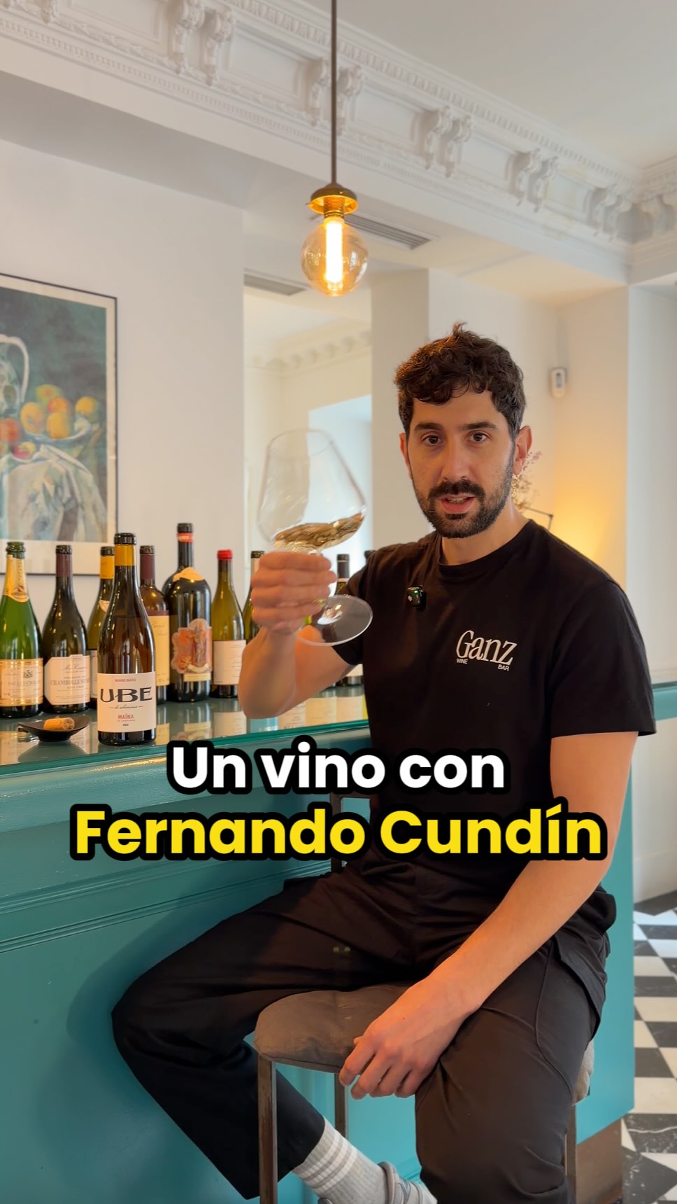 Nos tomamos #unvinocon @cundin.ganz en @ganz.winebar y nos lo explica de tal manera que lo mejor es que escuchéis lo que