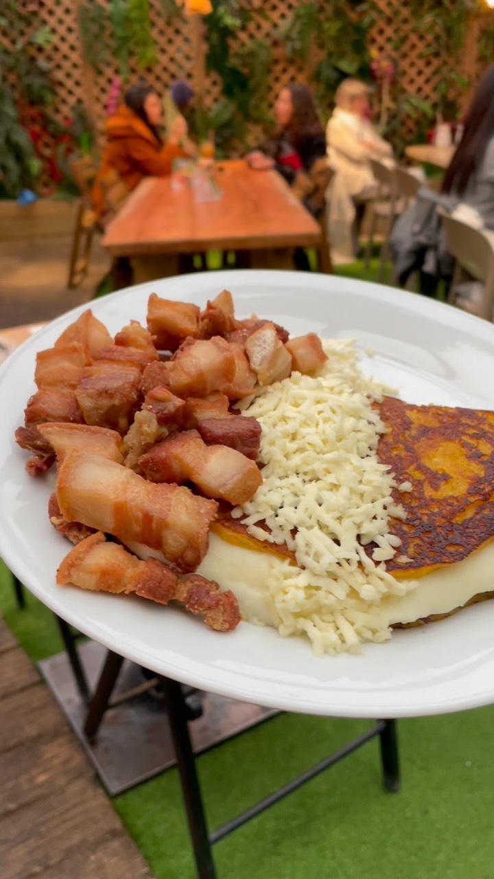 Todo el finde pensando en #cochinifrito con #cachapa 👅🇻🇪 ¿quién más así?
Reserva tu mesa desde nuestra web www.gramaba