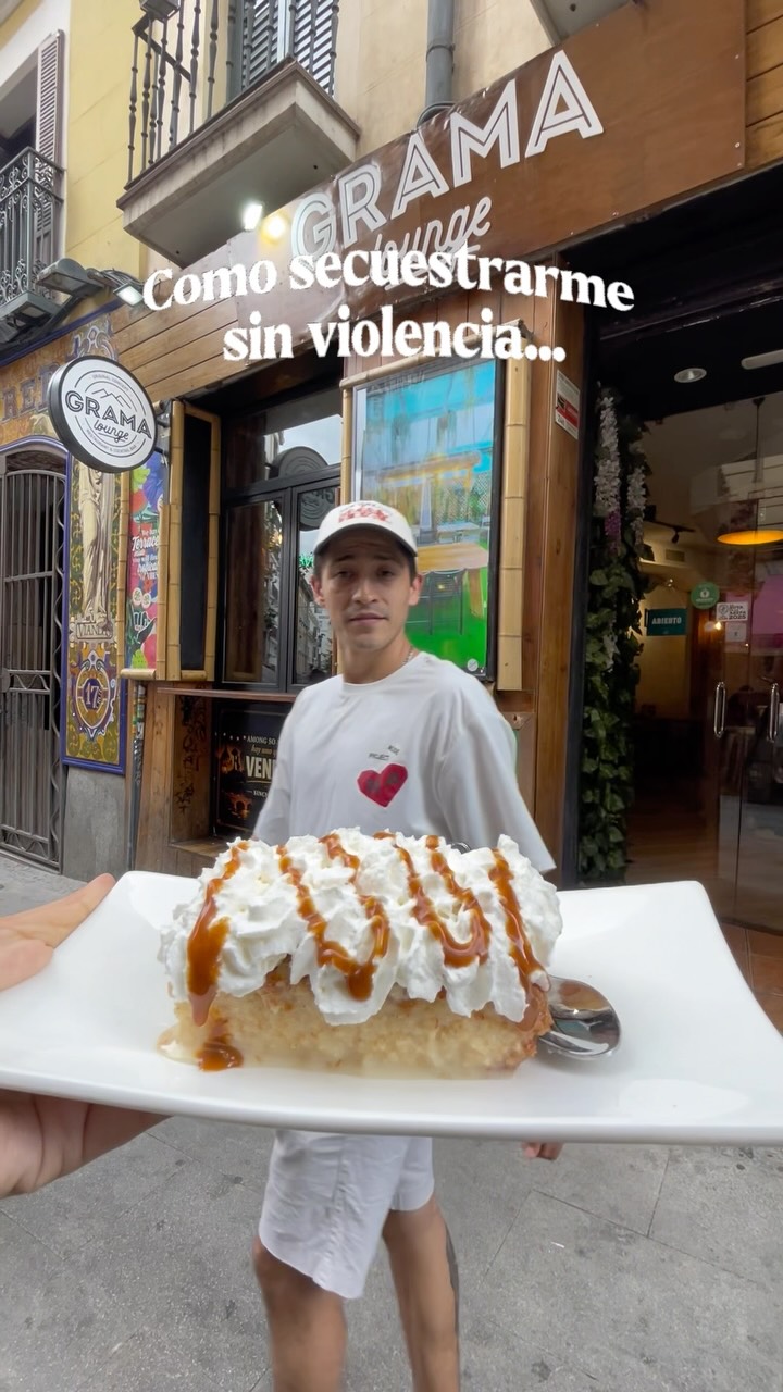Y así, con casi todos 🤭
Irresistible un tres leches con sabor venezolano 🇻🇪 y a ti con qué plato te podemos secuestrar?