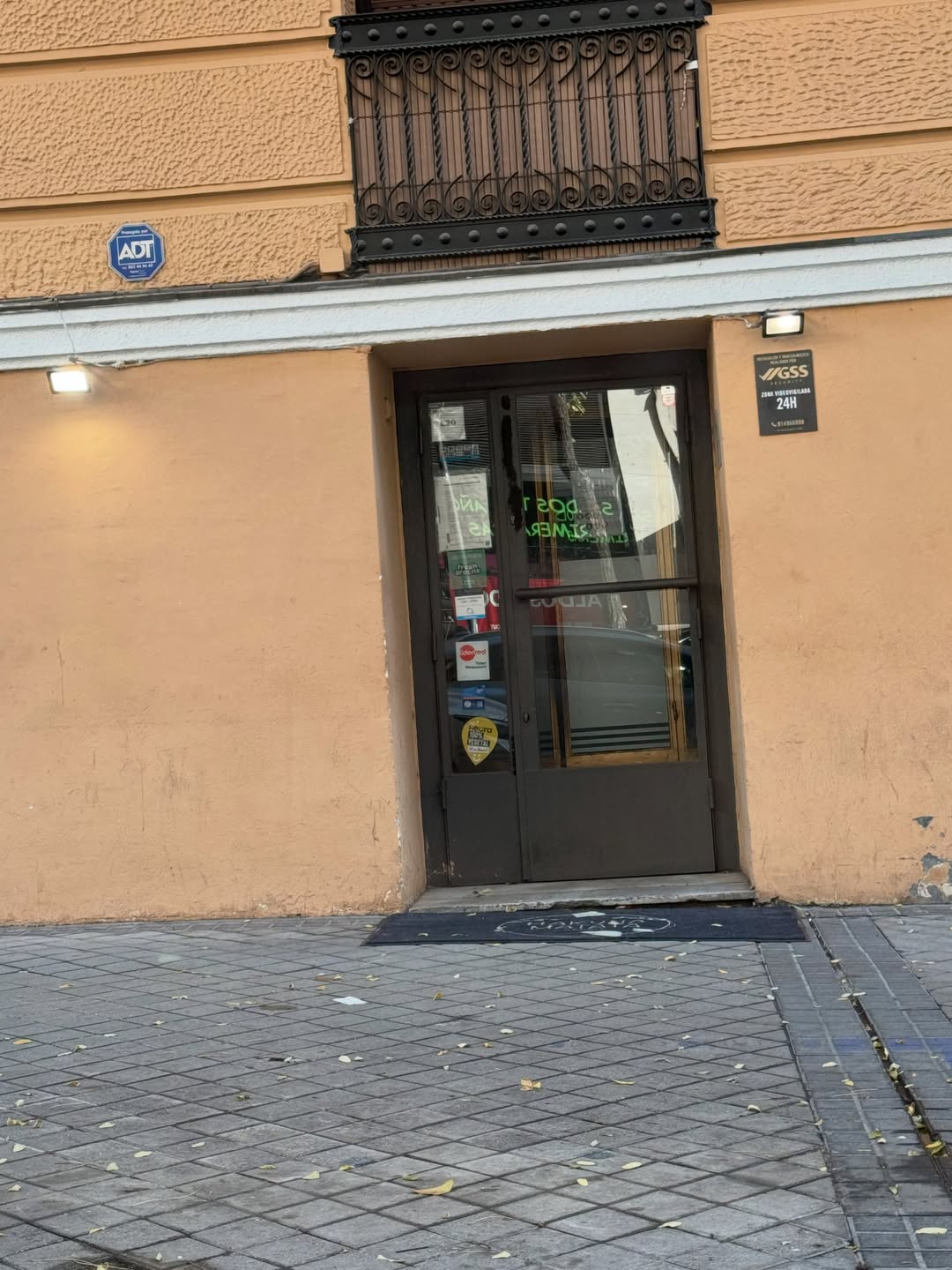 Hay cosas que cuesta escribir, pero creemos que después de tantos años con vosotros, podemos hablaros con sinceridad.

L