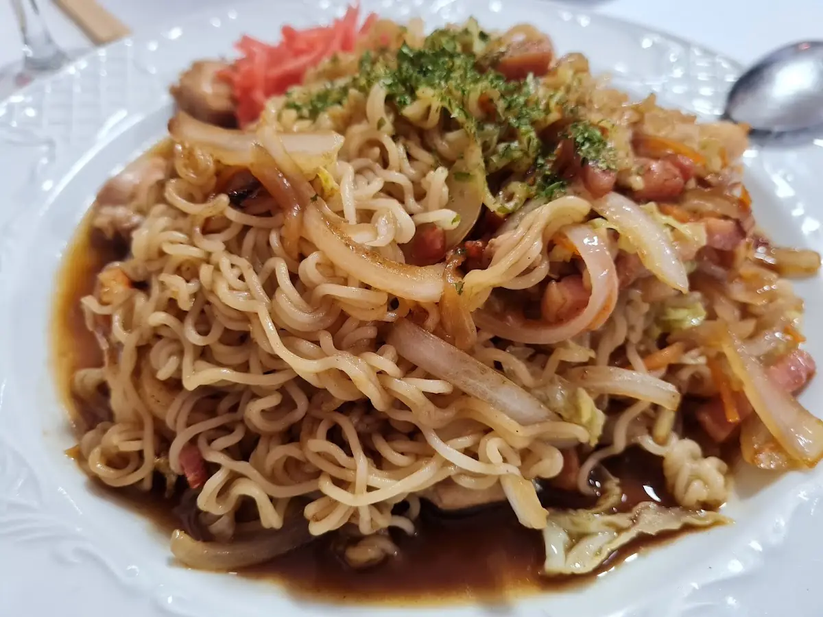 Yakisoba noodles at Hanaita