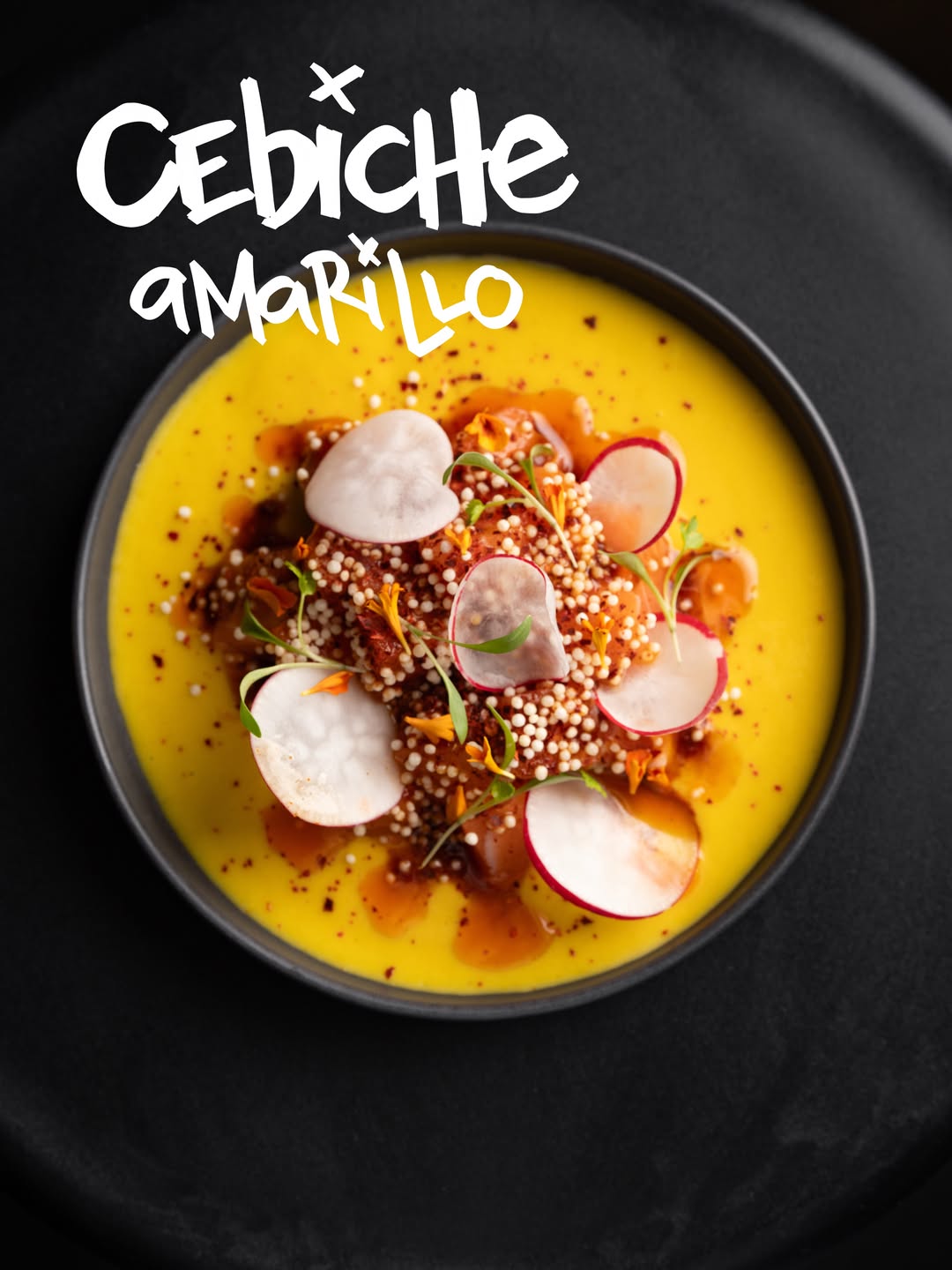 🐟 CEVICHE AMARILLO | salmón marinado, leche de tigre de ají amarillo y mango, rabanitos, crema agria, masago y aceite de