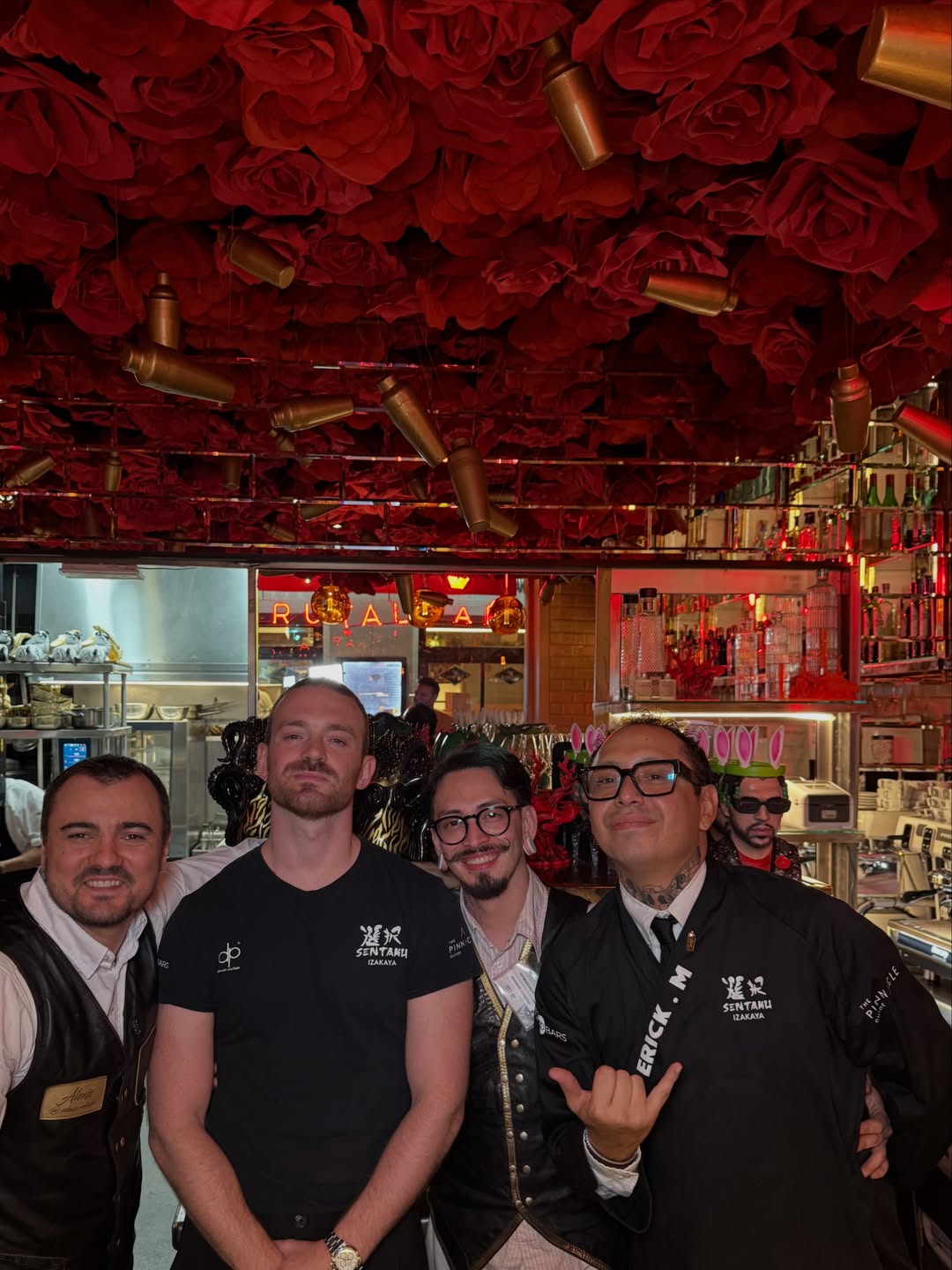 Ha pasado casi una semana y aún seguimos bajo el efecto de aquella noche tan Brutal✨
En Inclán Brutal Bar recibimos a @