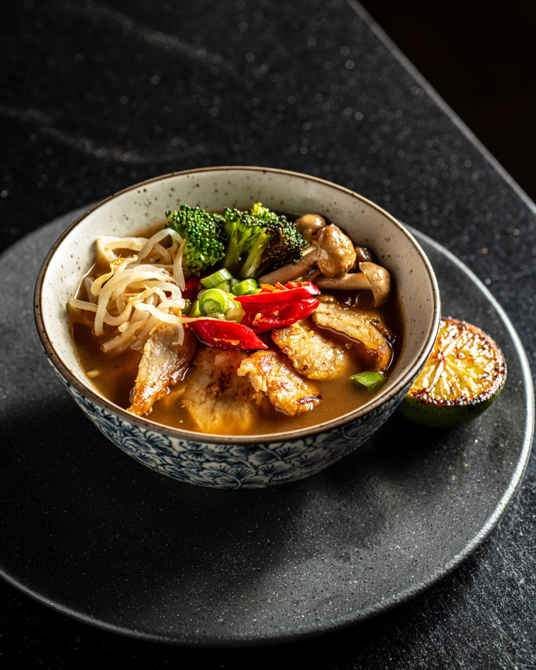 🍜POV: Estás en Madrid pero te transportamos a Japón.
¿Aún no has probado nuestro ramen?
📱¡Reserva tu mesa ahora!
#Res
