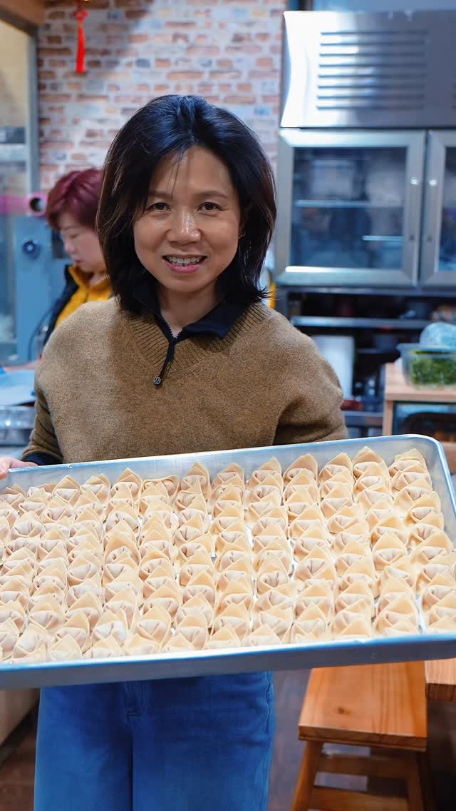 ¡Todo, todo, todo, todo lo que ves en nuestra carta está hecho por nosotros!

Te esperamos en Jin Yun Shao Bing
