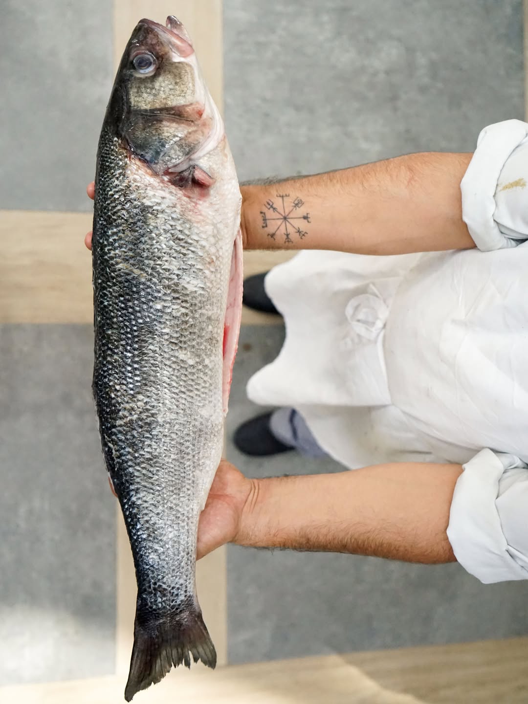 En L’Albufera seleccionamos materia prima de calidad y pescado fresco para dejar que cada ingrediente hable por sí mismo