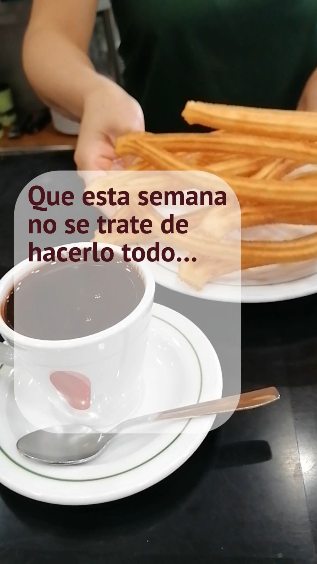 ☕✨ A veces, empezar bien la semana no requiere grandes planes. Basta con encontrar un pequeño momento que nos haga senti