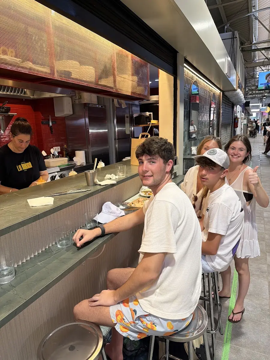 The La Barra de Bendita counter in the Mercat de Santa Catalina