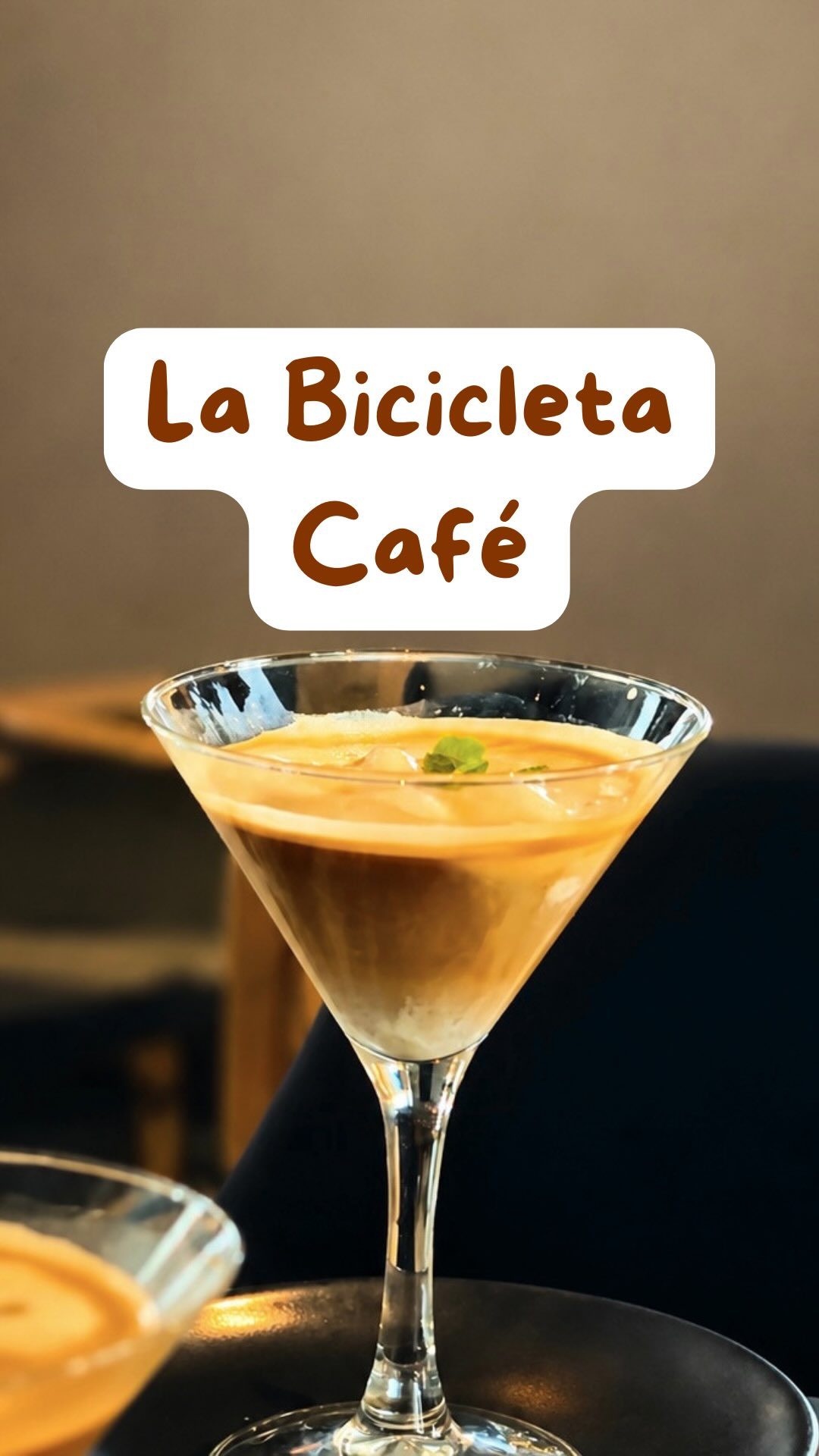 ¿El postre con café que no sabías que necesitabas? ☕🍨
El affogato de La Bicicleta Café es de esos que se te quedan en l