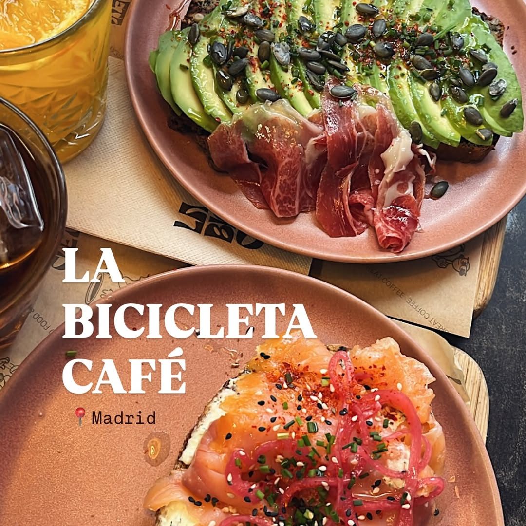 Queda inaugurado el verano en @labicicletacafe ☕️☀️🏃🏽♀️🥑